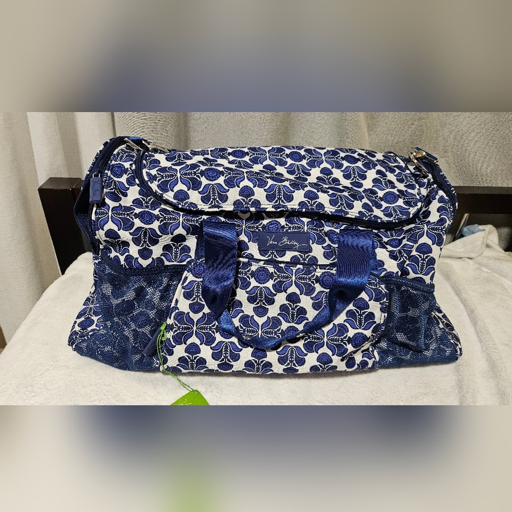 VERA BRADLEY TRAVEL TOTE